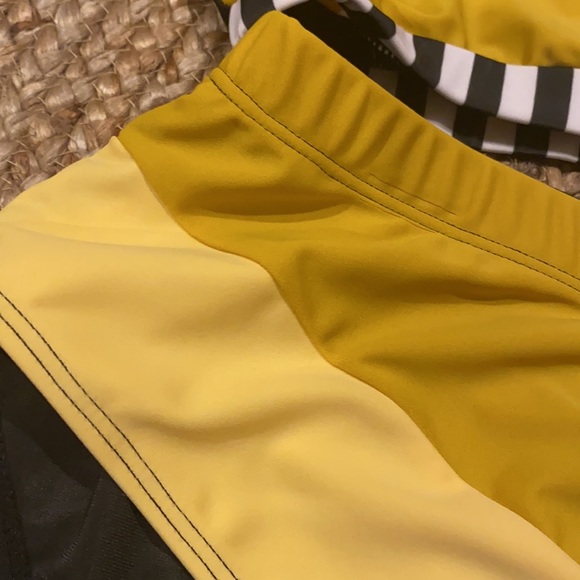 2 piece bathing suit - Picture 2 of 4